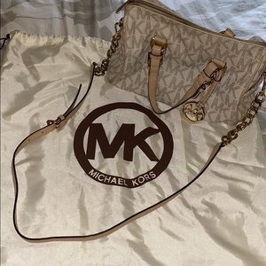 Michael kors purse